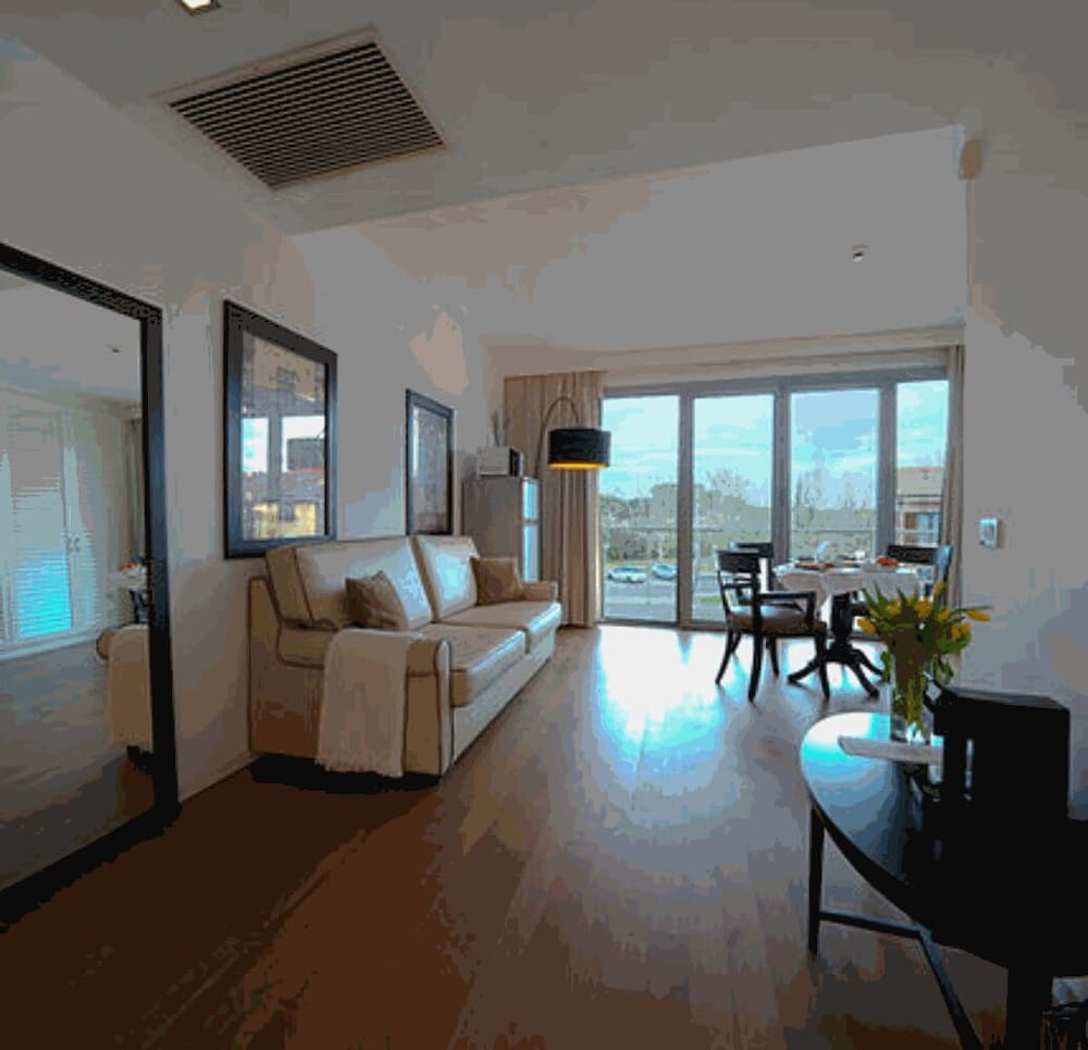 Family Room - Photo 7