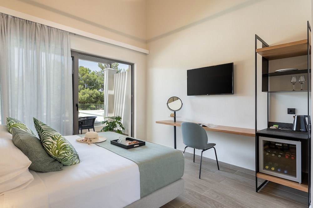 Junior Suite - Maisonette With Pool View - Photo 3