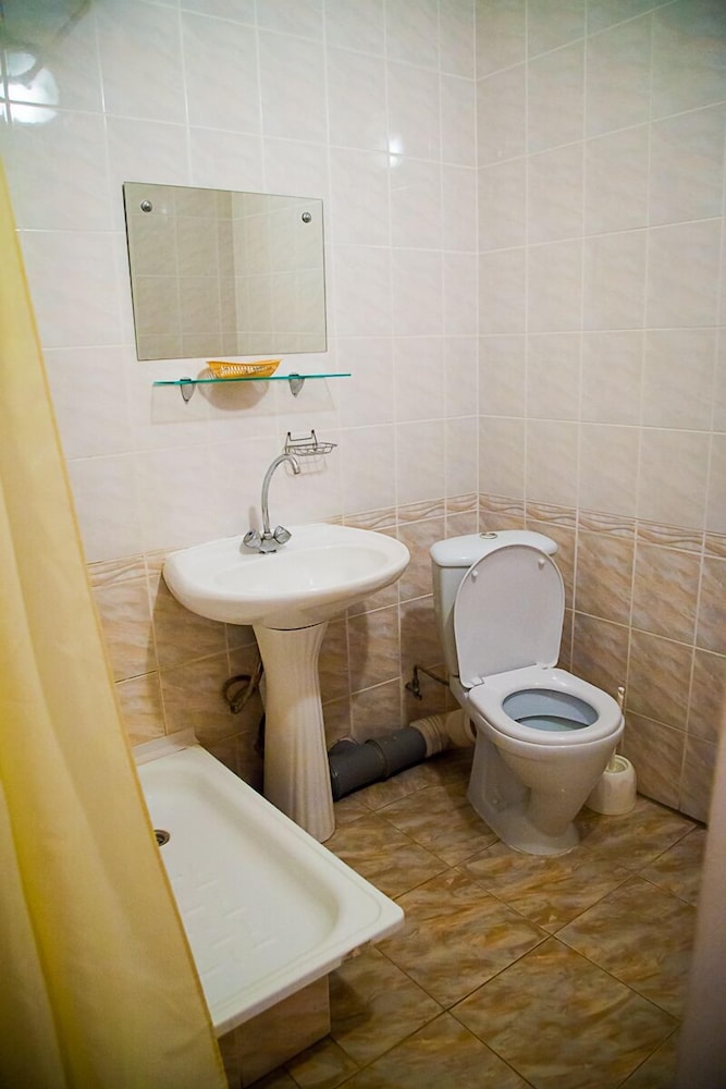 Economy Single Room, Shared Bathroom photo 2