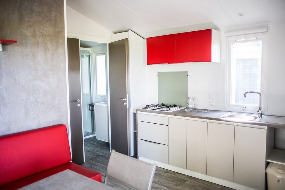 Mobile Home (Mobile Home 2) photo 3