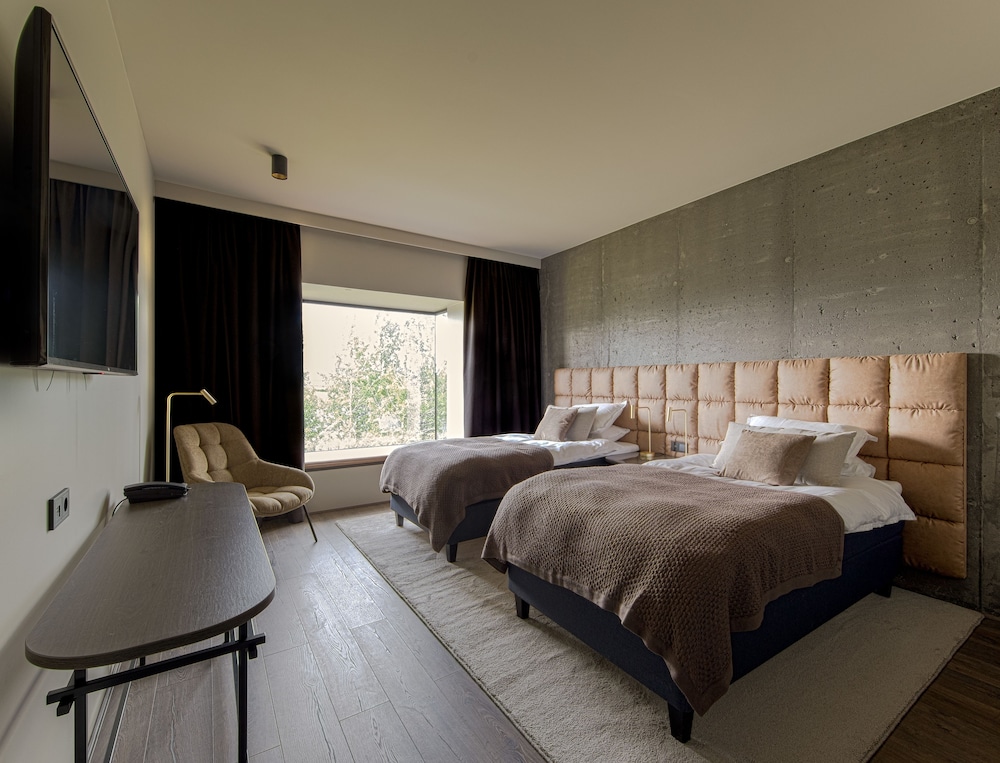 Standard Twin Room - Photo 2