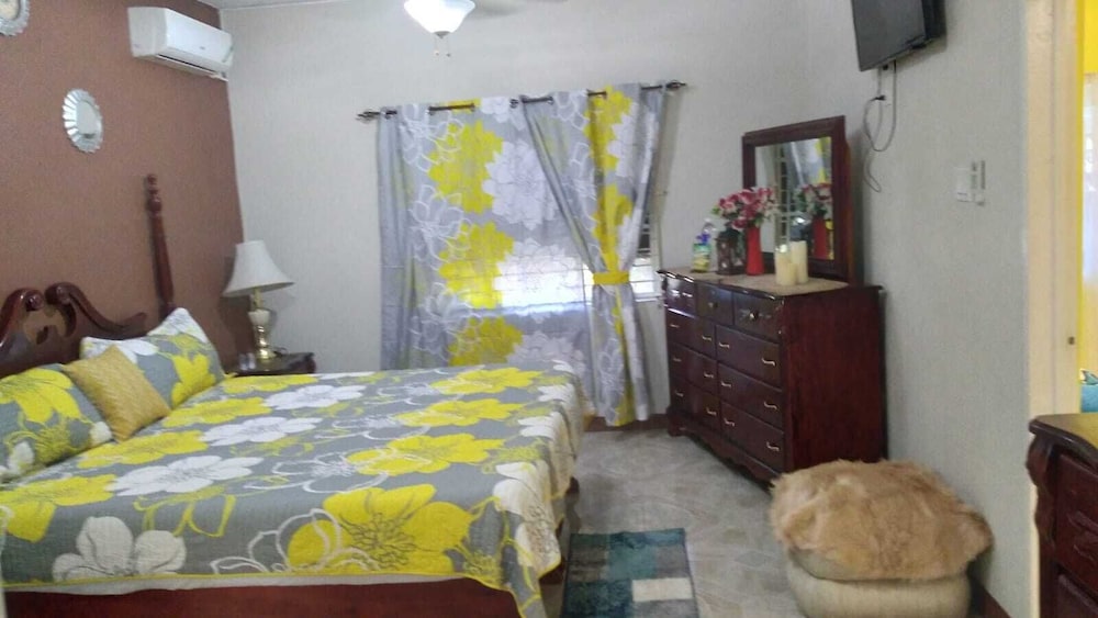 House, 3 Bedrooms, Smoking, Patio