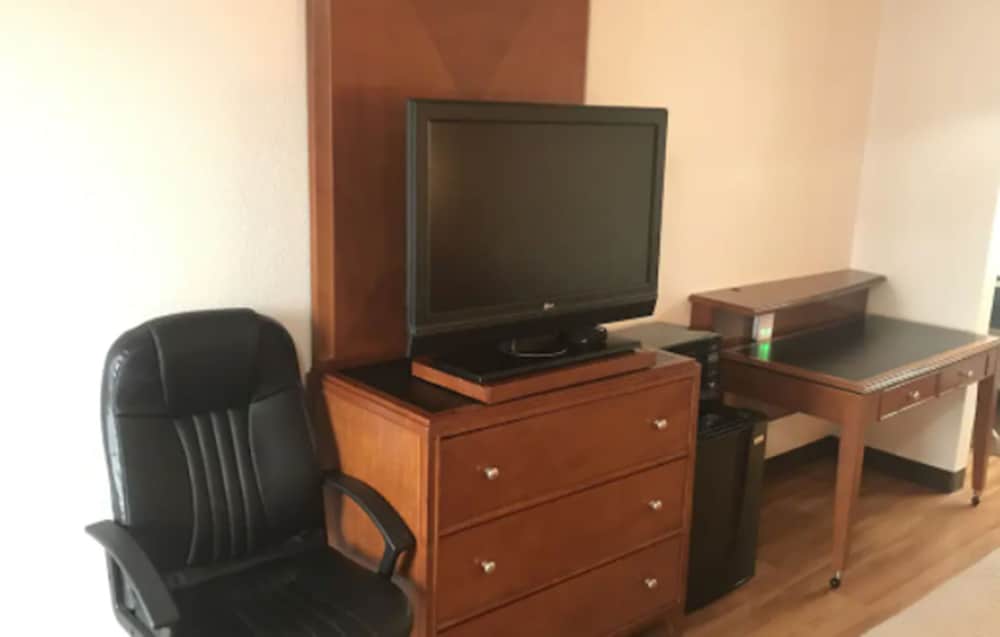Standard Room, 1 King Bed, Accessible, Non Smoking