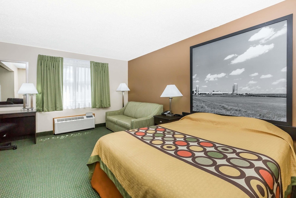 Studio Suite, 1 Queen Bed, Non Smoking photo 2