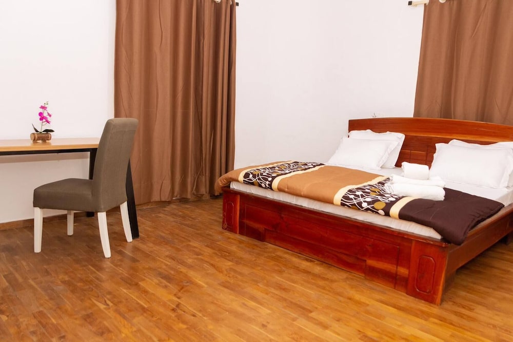 House, 5 Bedrooms, Accessible, Smoking