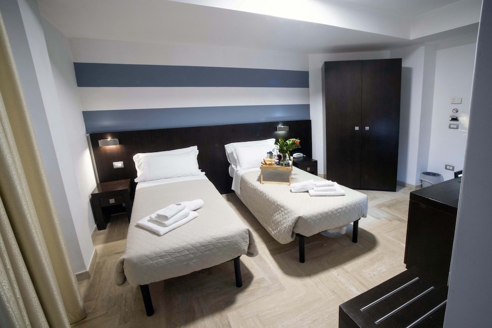 Classic Double or Twin Room - Photo 20