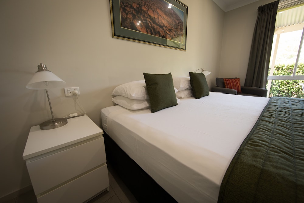Premier Double Room, 1 King Bed photo 2