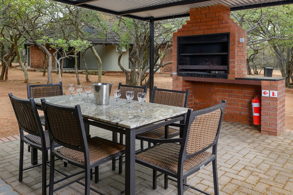 Three Bedroom Chalets with Patio photo 2
