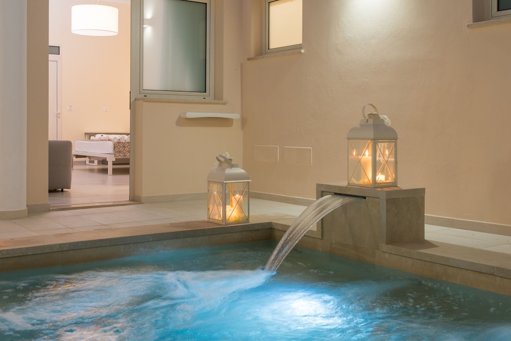 Luxury Room, 1 King Bed with Sofa bed, Pool View photo 1