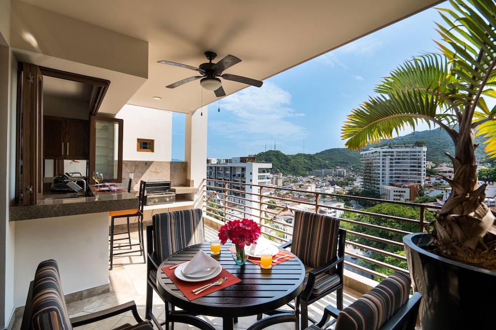 Luxury Penthouse, 1 Bedroom, Mountain View