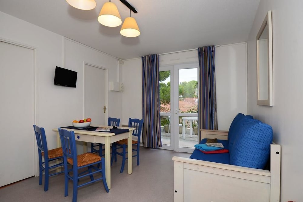 Apartment, Ground Floor photo 3