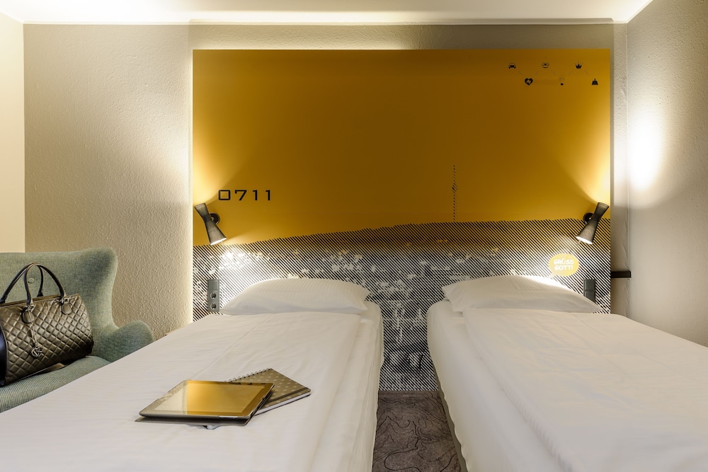 Standard Twin Room, 2 Twin Beds - Photo 2