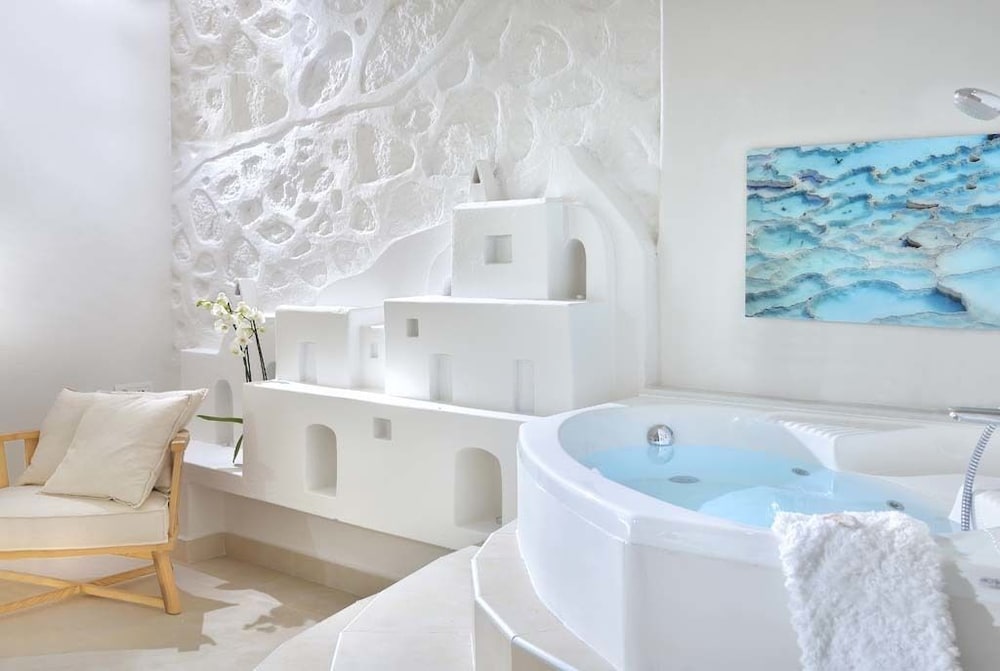 Myconian Grand Suite with Outdoor Sharing Pool, Sea View - Photo 3