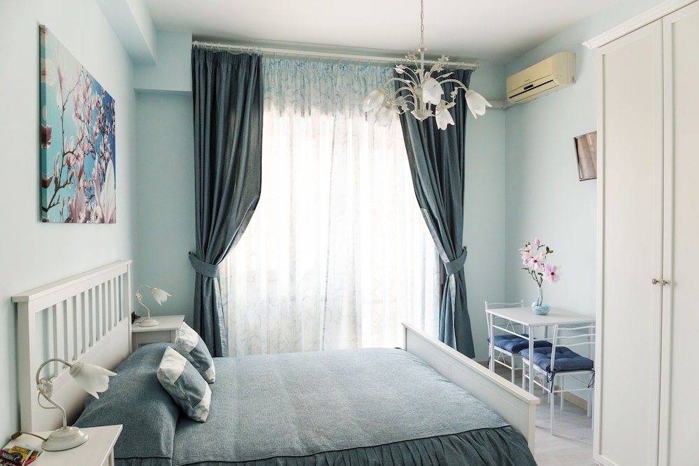 Double Room, Balcony (Magnolia)