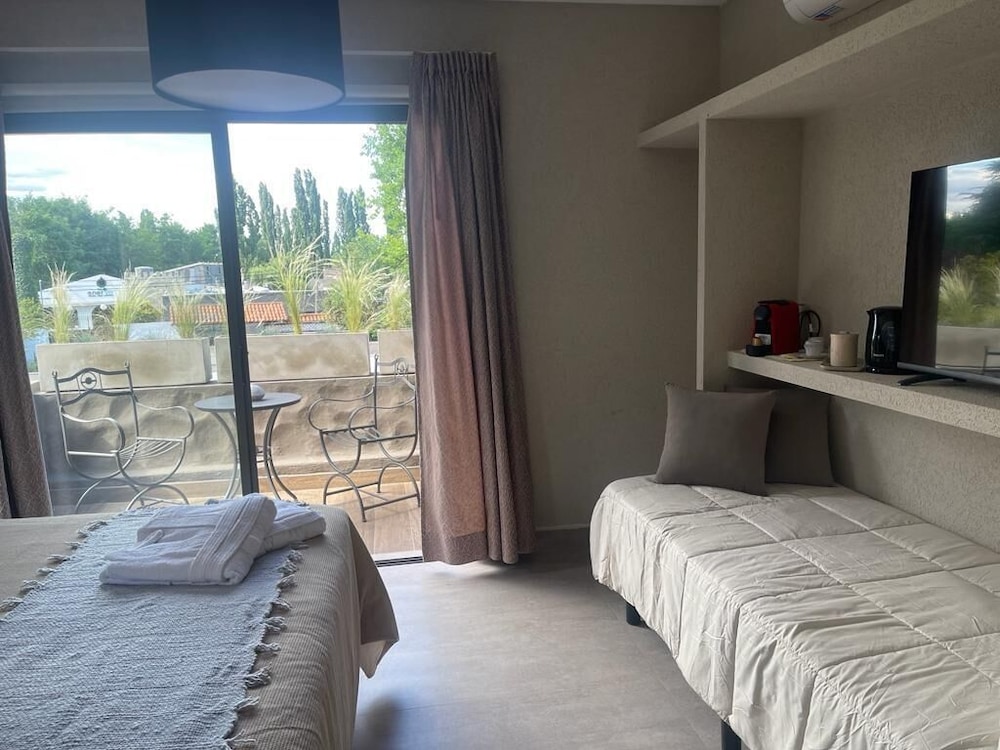 Deluxe Triple Room photo 2