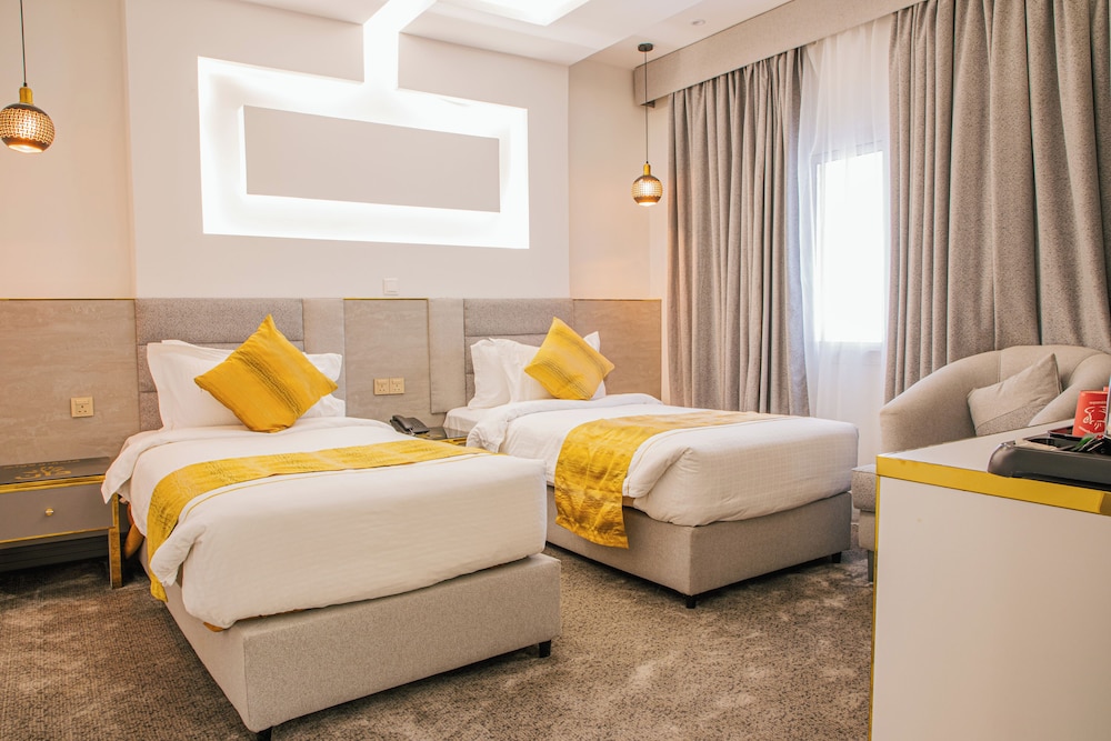 Basic Room, 2 Double Beds photo 2