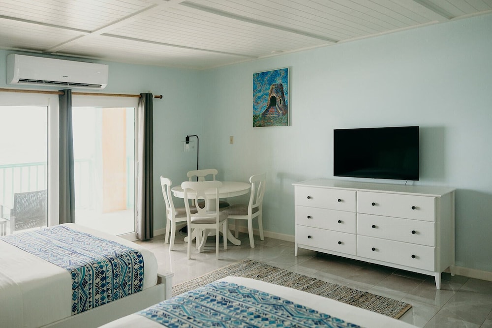 Superior Double Room, 2 Queen Beds, Ocean View photo 3