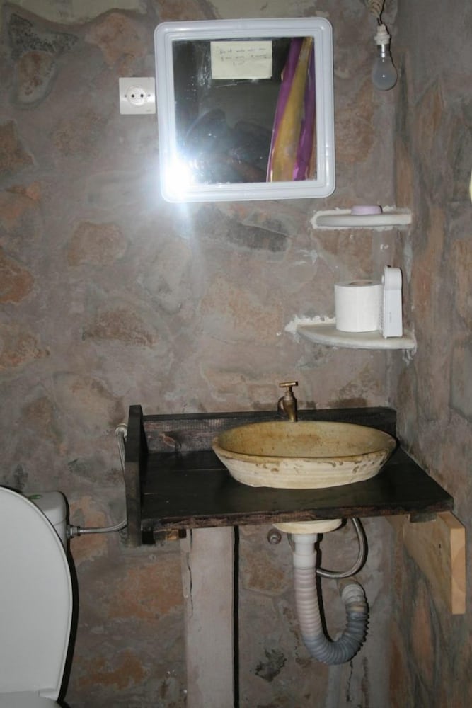Triple Room, 3 Twin Beds photo 3