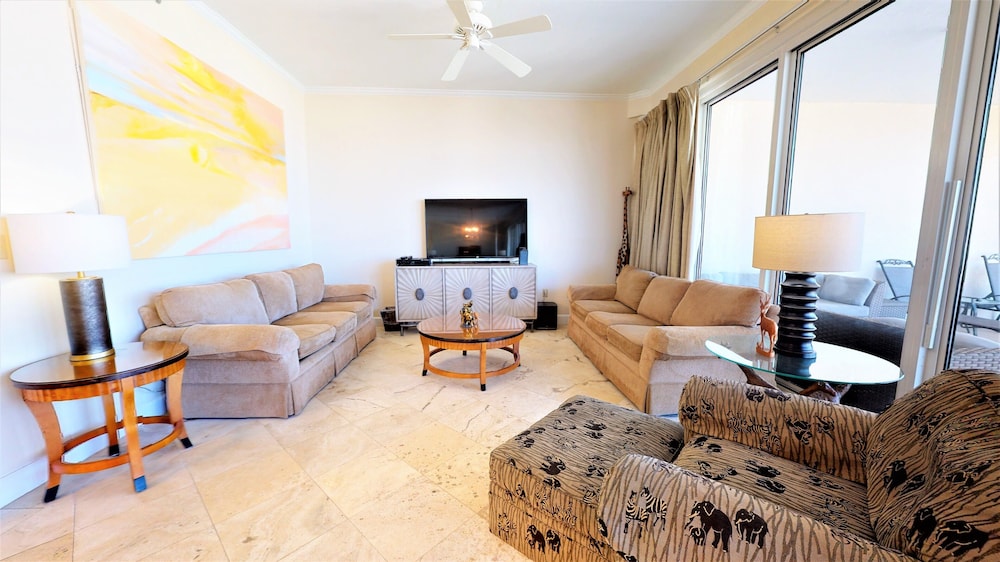 Condo (Tides 1511) photo 1