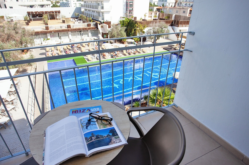 Double Room, Balcony - Photo 1