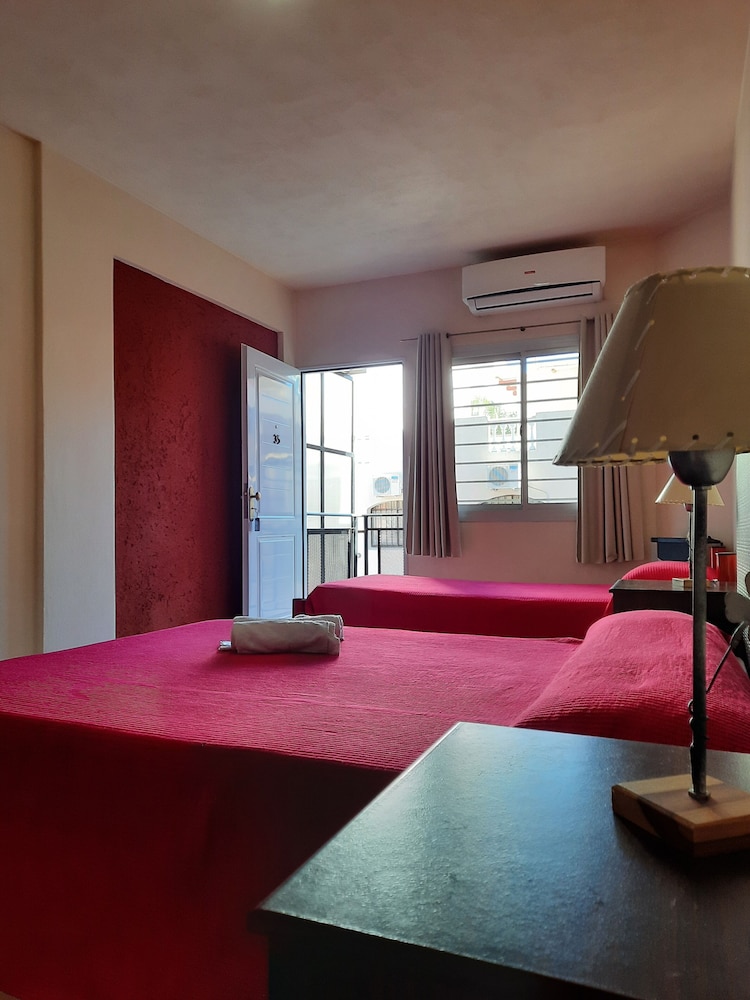 Triple Room, 1 Bedroom photo 1