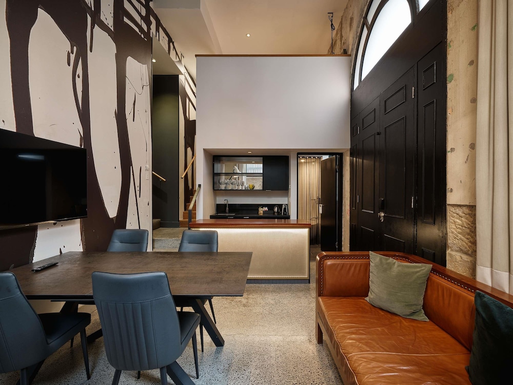 Homestead Suite with 1 King  Bed thumbnail 6