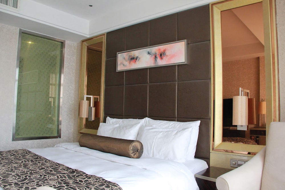 Superior Room, 1 King Bed