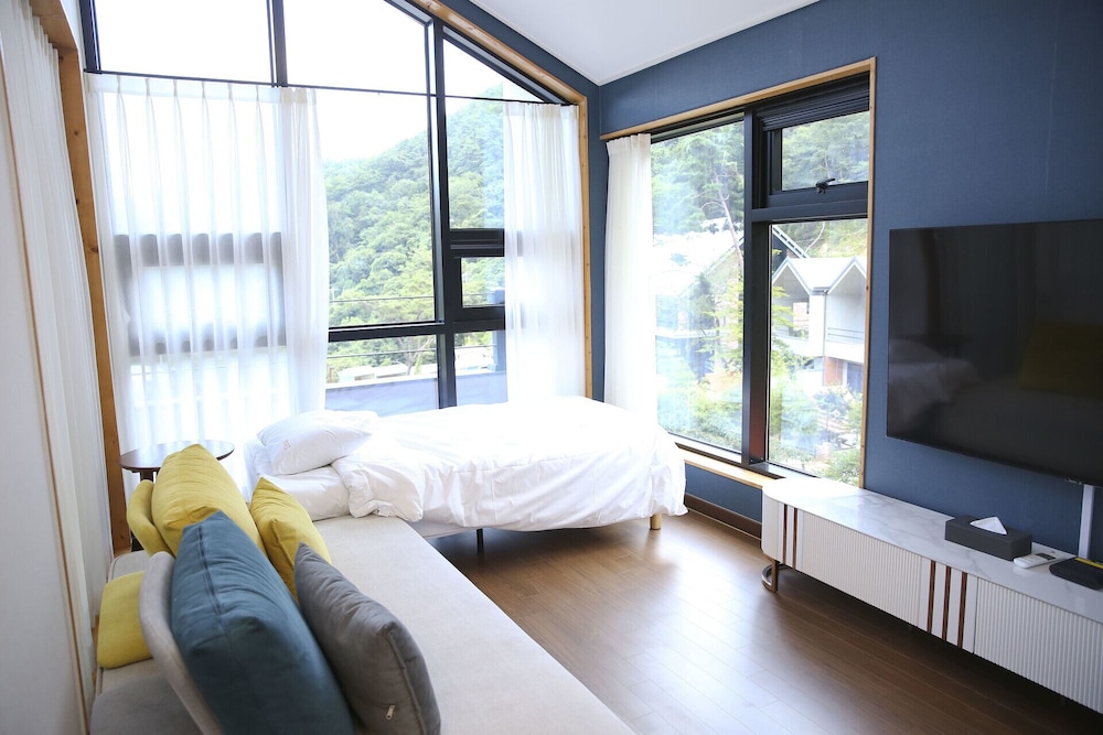 Elsa's House 2F