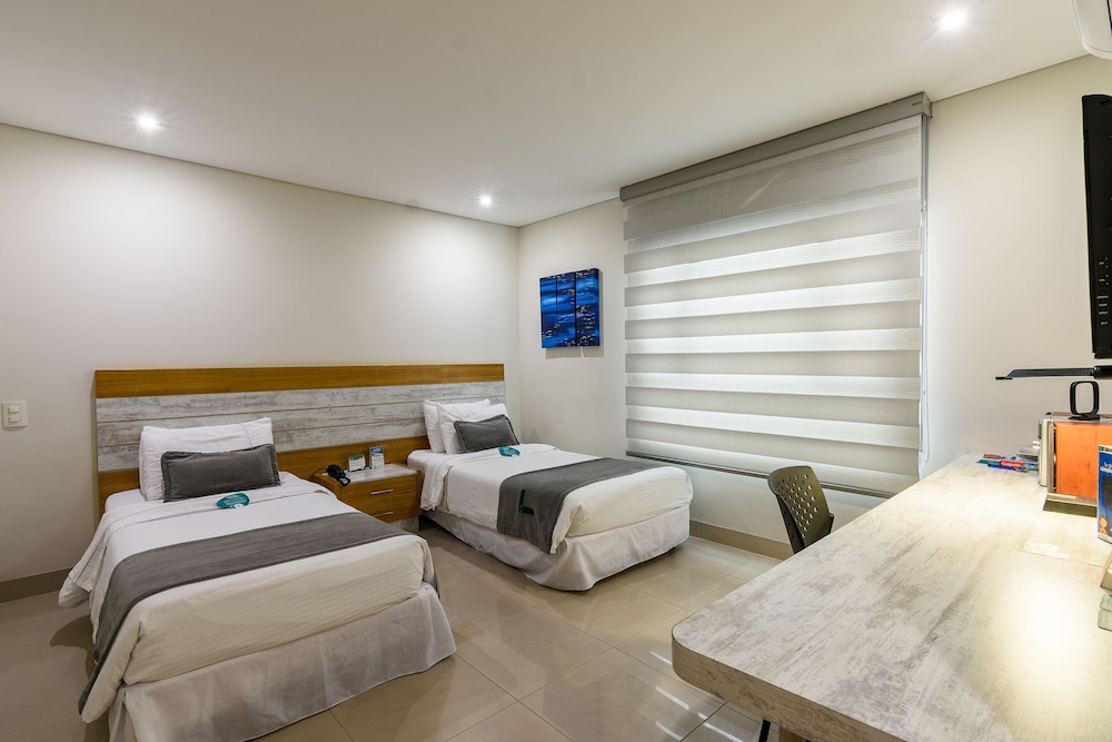 Standard Twin Room - Photo 1