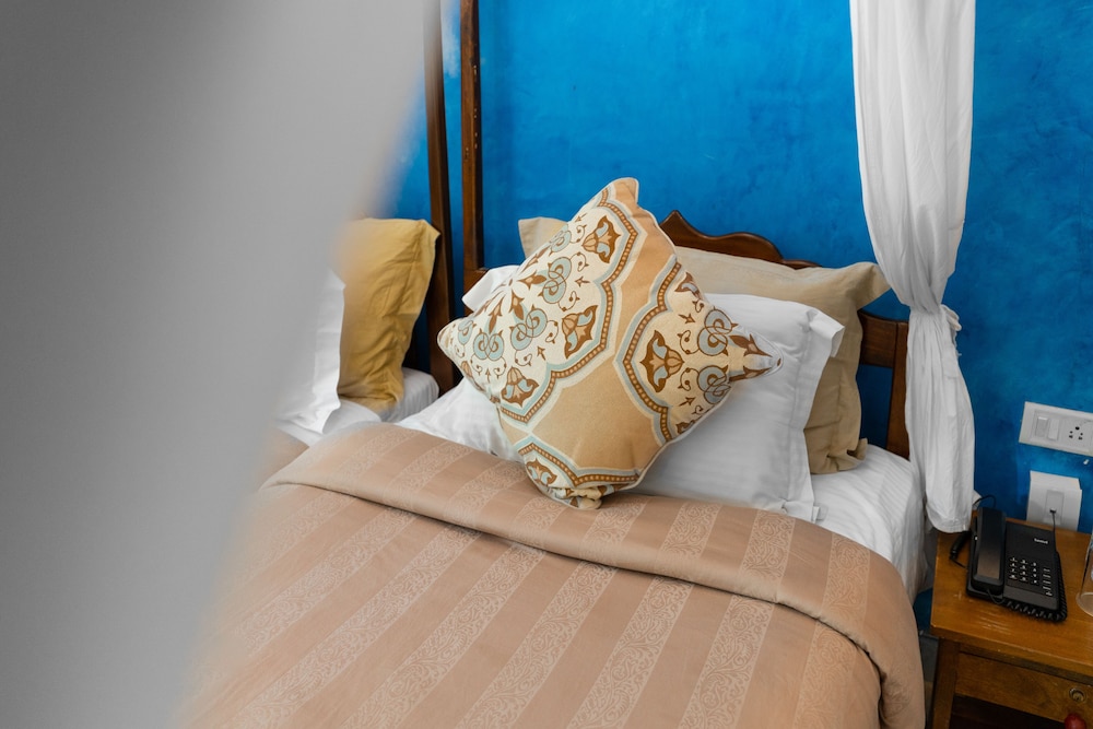 Deluxe Room with Private Balcony - Photo 8