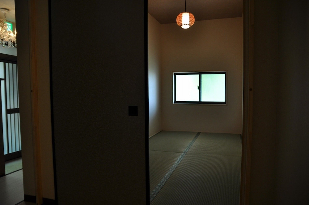 Twin Room - Photo 1