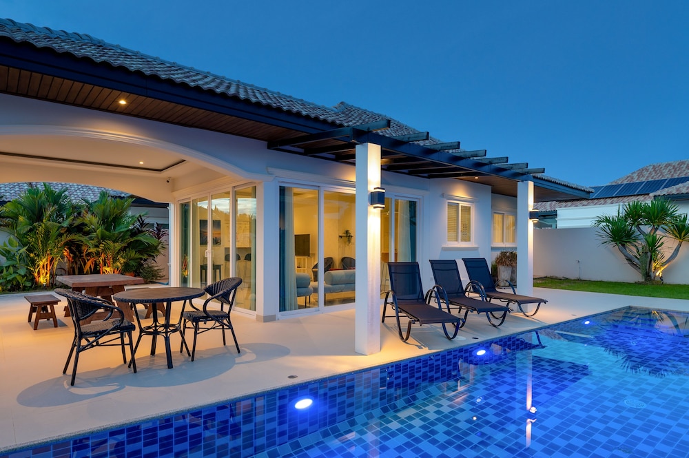 Classic Villa - Photo 18