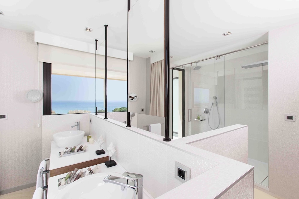 Suite, Sea View