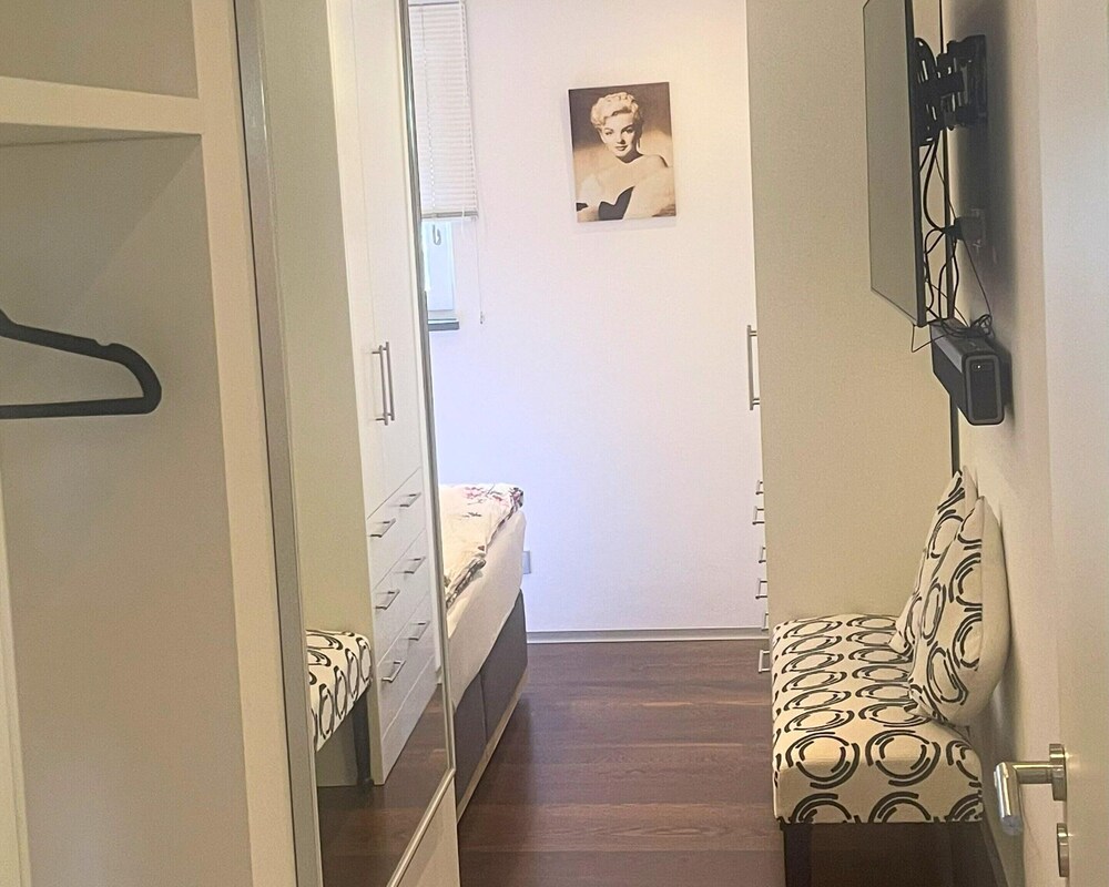 Apartment photo 2