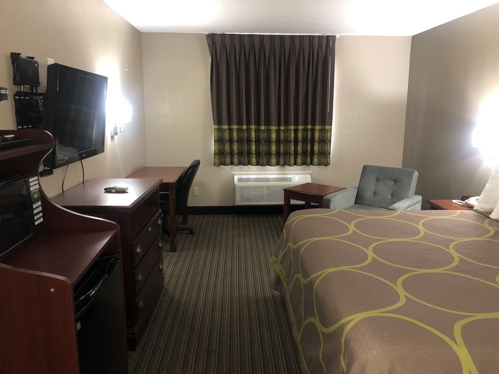 Standard Room, 1 King Bed