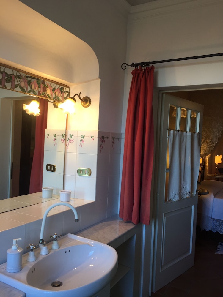 Deluxe Double Room, 1 Queen Bed photo 2