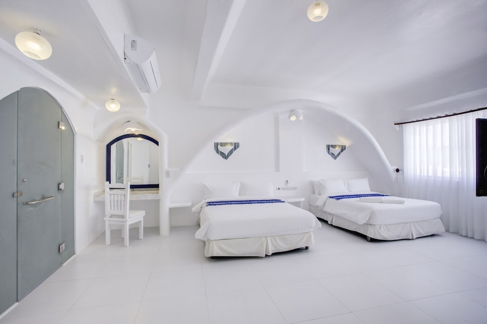 2 Bedroom Villa photo 2