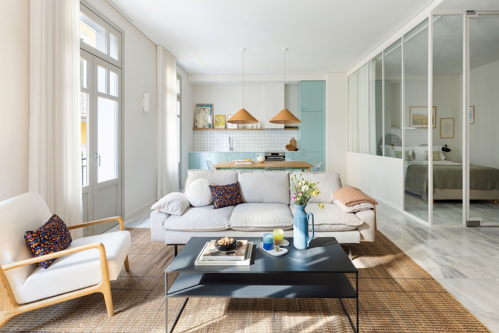 Two Bedroom Apartment with Balcony (Velvet)