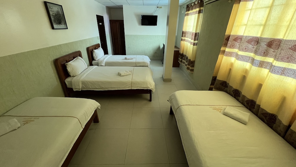 Basic Quadruple Room photo 3