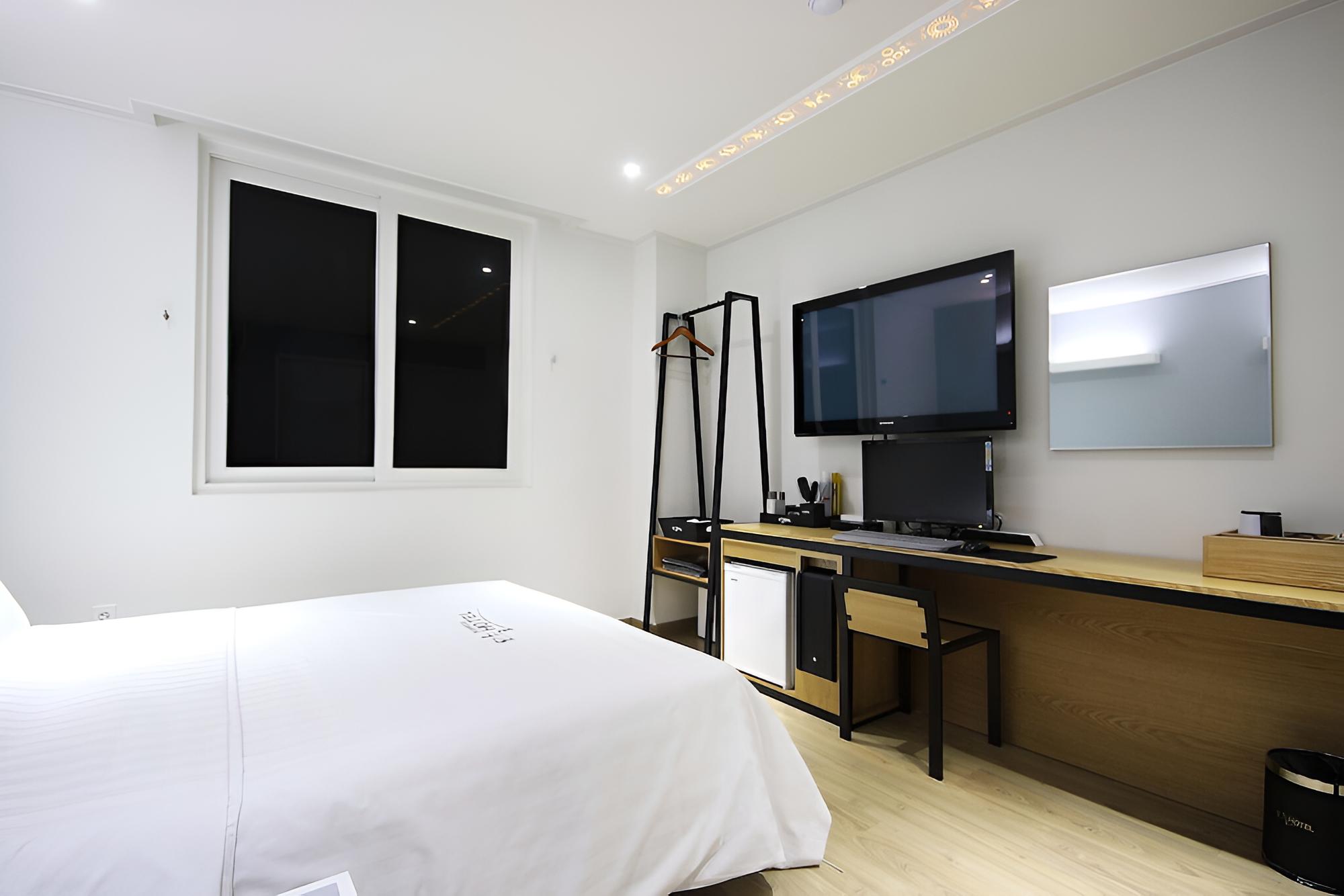 Room (Standard Room) - Photo 1