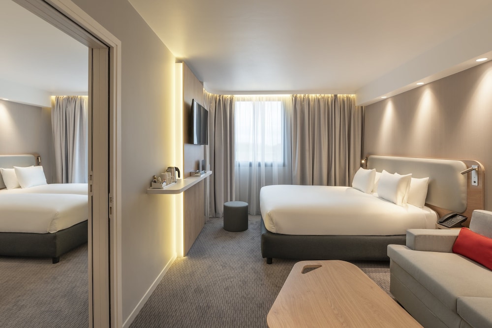 Standard Room, 1 Queen Bed with Sofa bed (Free Breakfast) - Photo 3