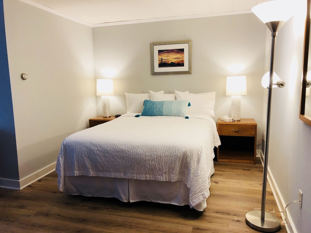 Room, 1 Queen Bed, Jetted Tub photo 2