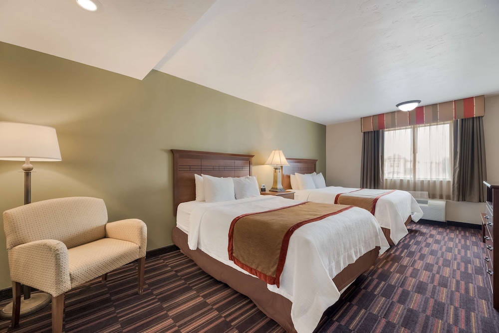 Suite, Multiple Beds, Non Smoking, Refrigerator & Microwave photo 1