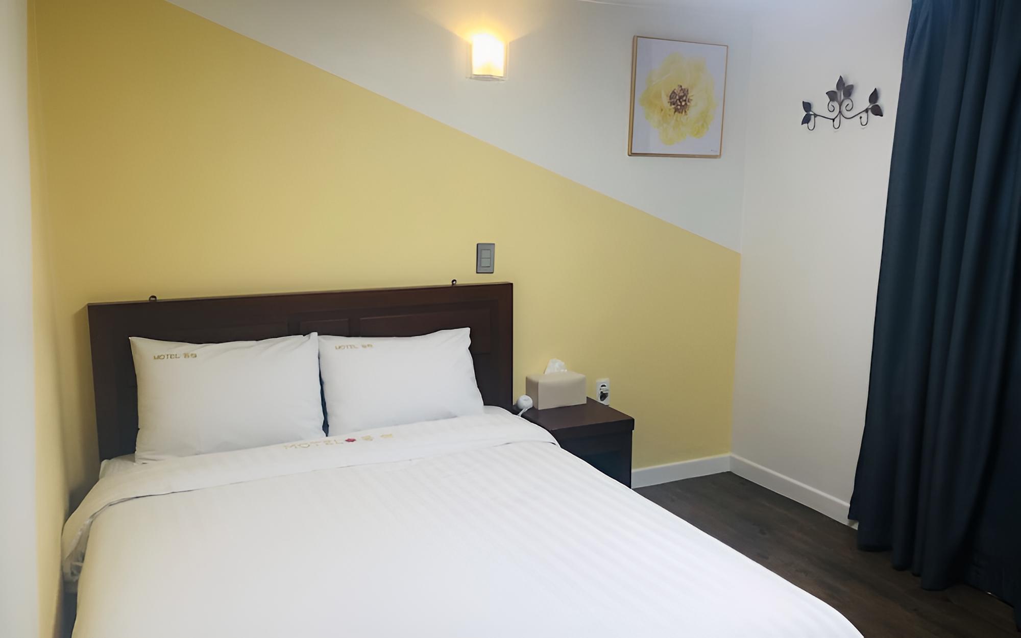 Room (Standard Room) - Photo 3