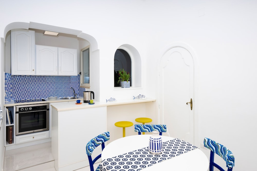 Exclusive Condo photo 3