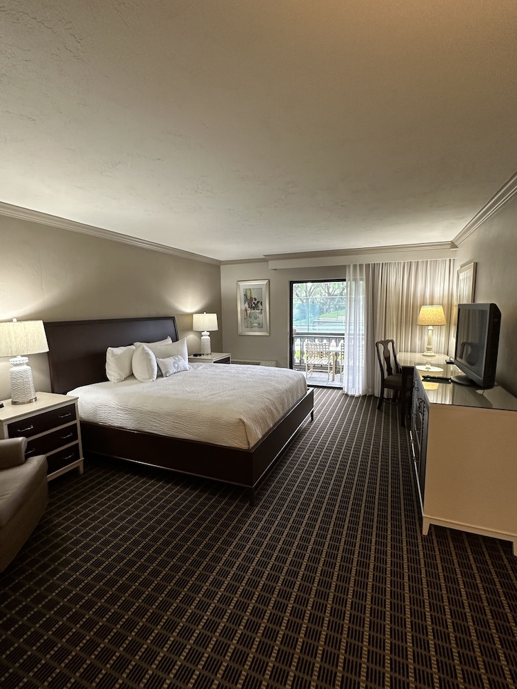 Resort View King Room - Photo 1