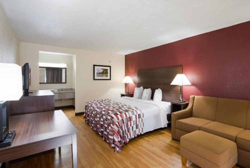 Comfort Room, 1 King Bed photo 2