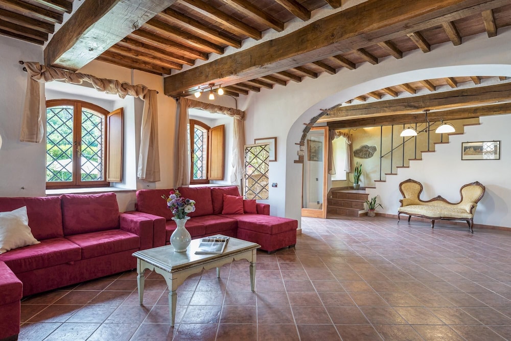 Villa photo 2