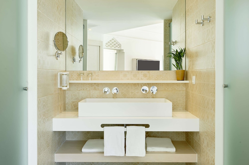 Double Room, Pool Access - Photo 6
