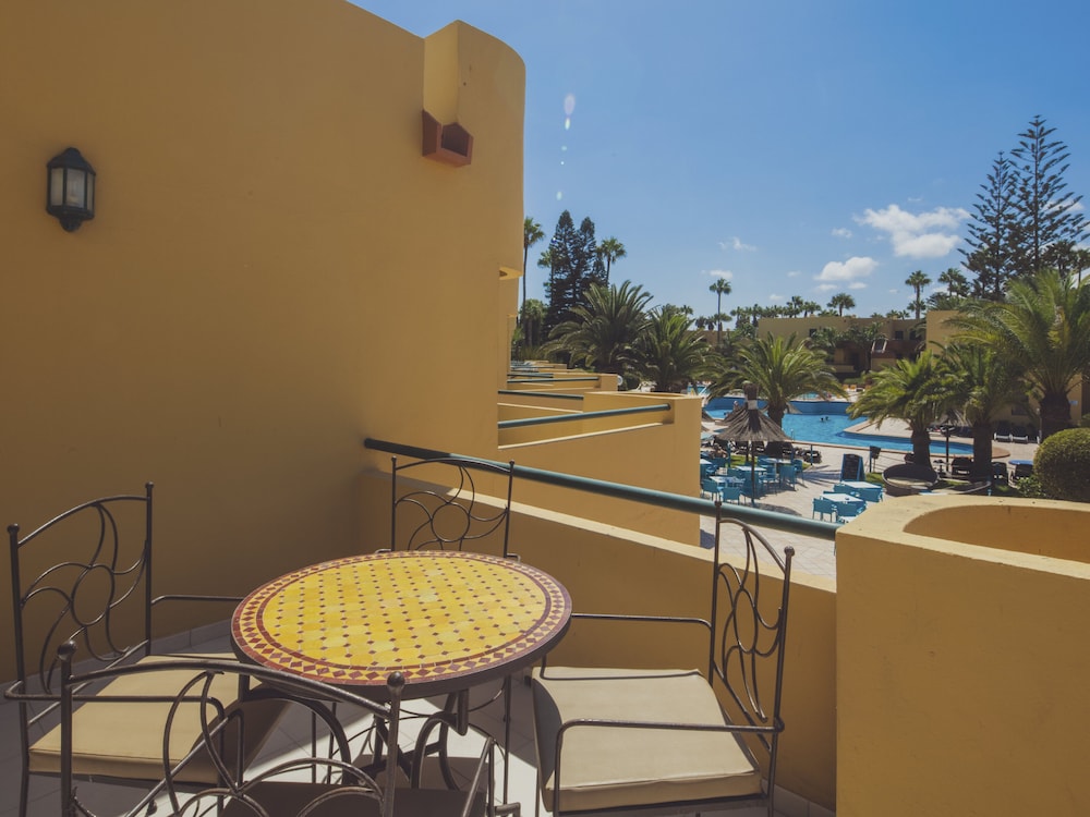 Apartment, 1 Bedroom, Pool View (2 Adults + 1 Child)